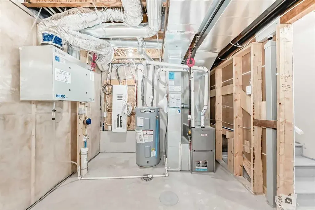 147 Bartlett Crescent SE