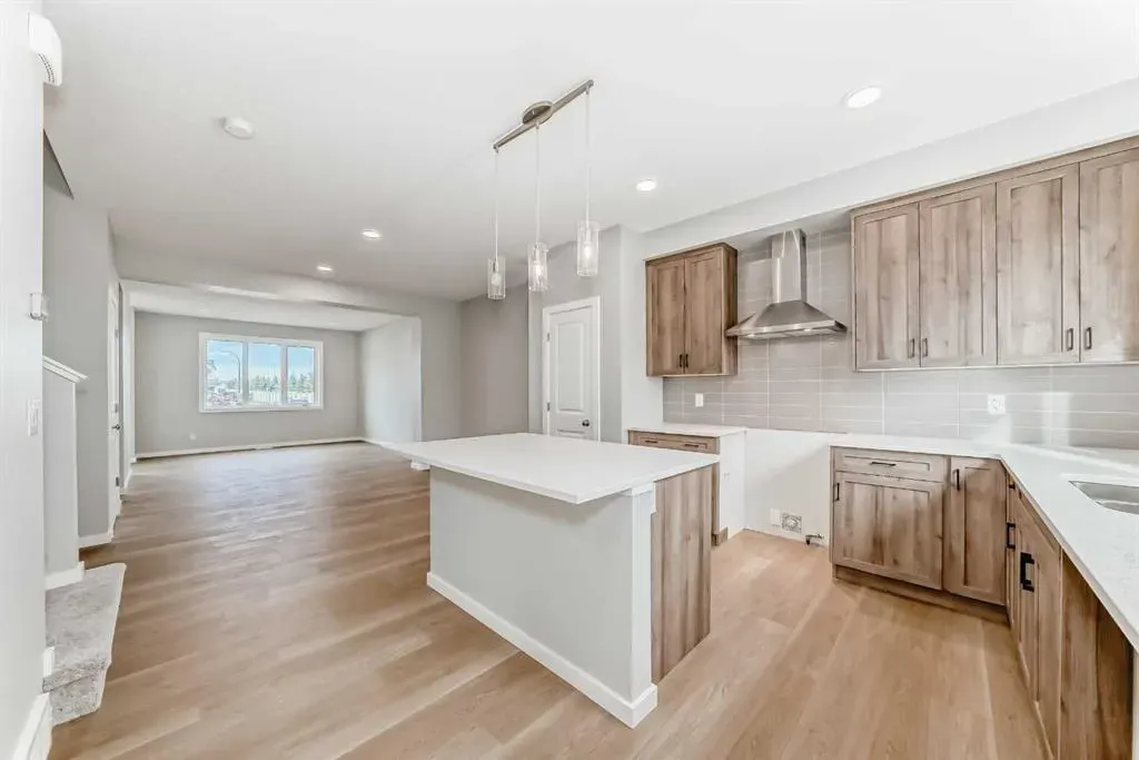 147 Bartlett Crescent SE