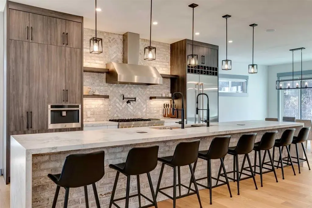 30 Roselawn Crescent NW