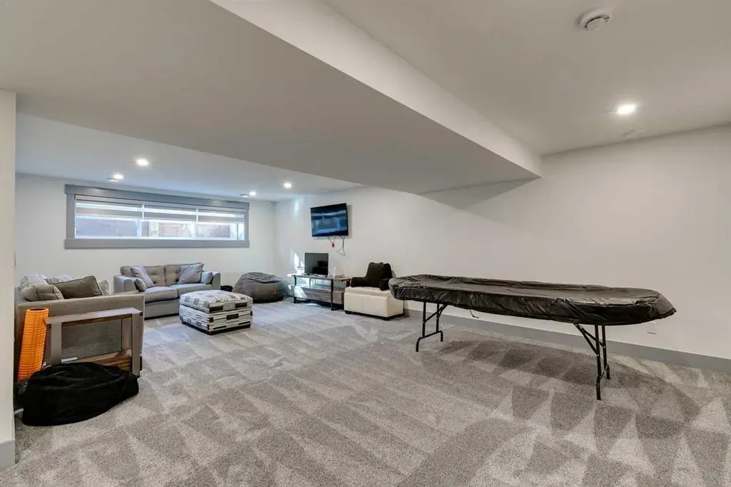 30 Roselawn Crescent NW