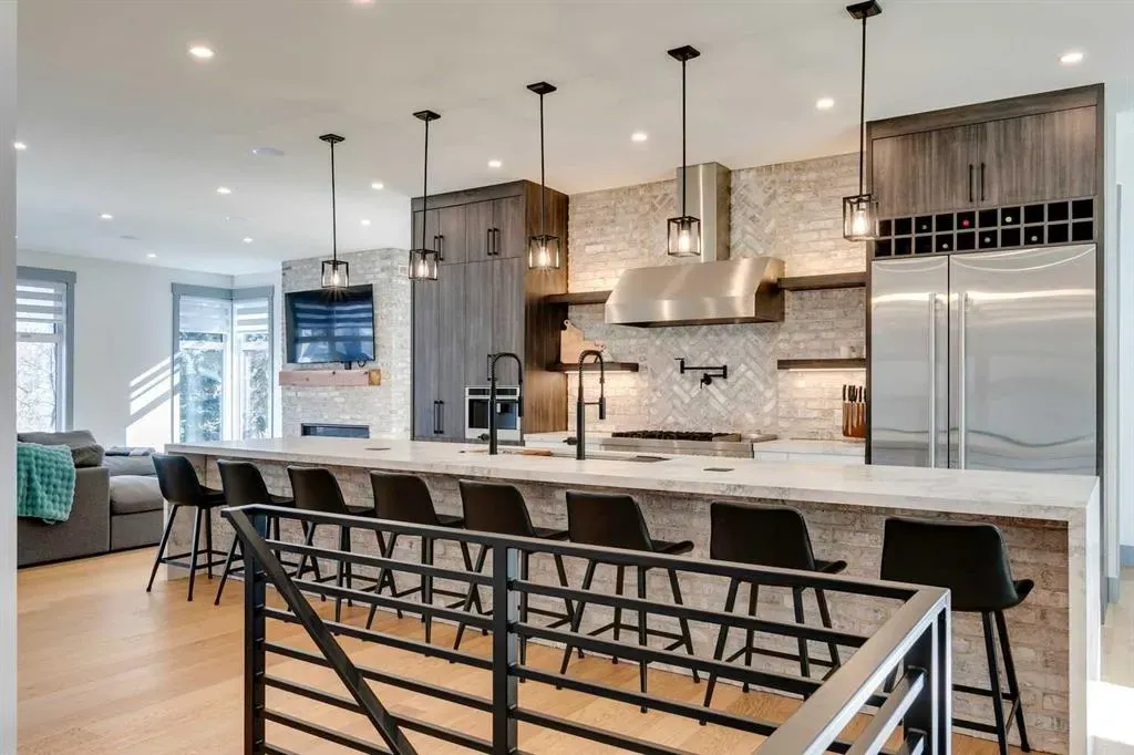 30 Roselawn Crescent NW