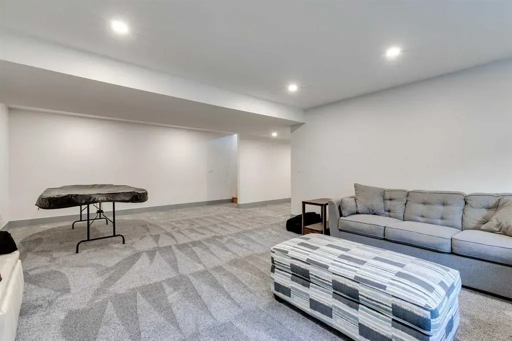 30 Roselawn Crescent NW