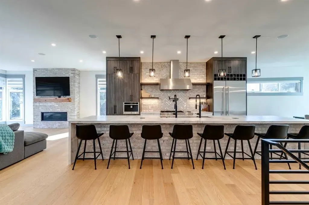 30 Roselawn Crescent NW