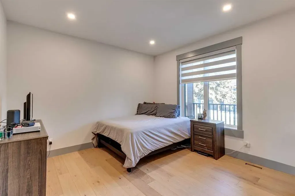 30 Roselawn Crescent NW