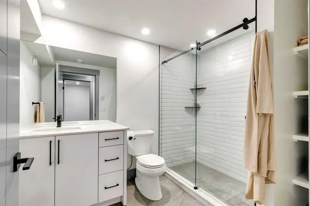 30 Roselawn Crescent NW