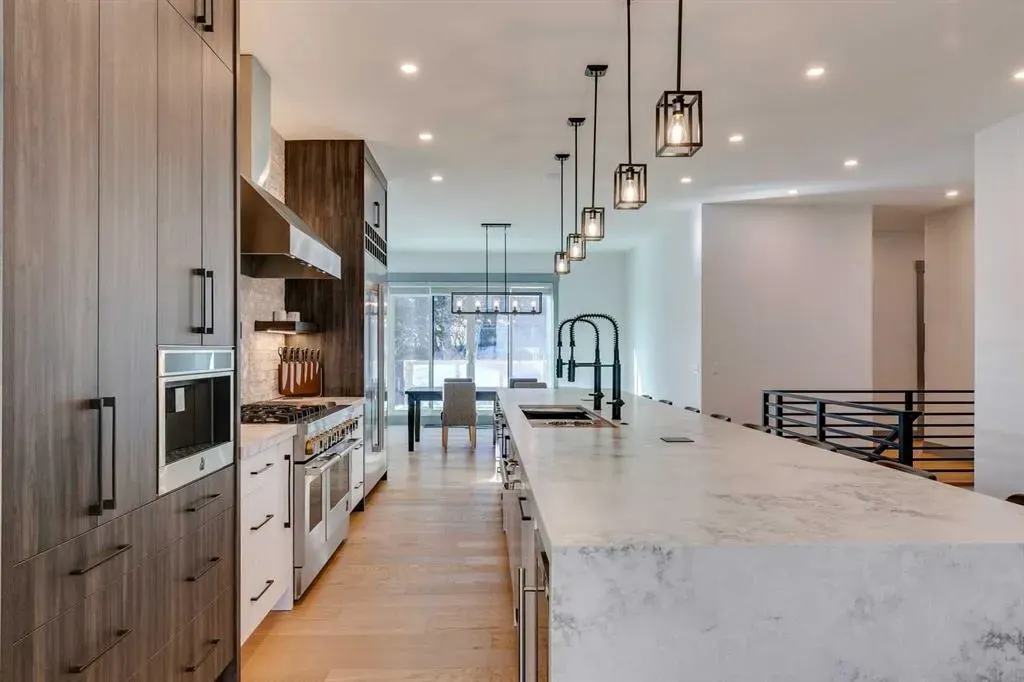 30 Roselawn Crescent NW