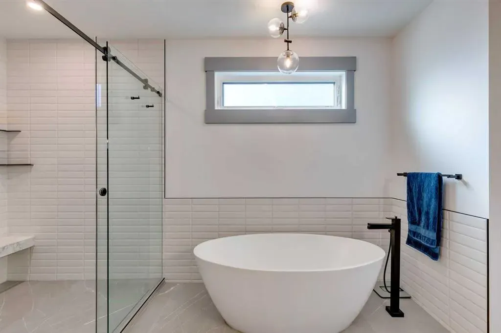 30 Roselawn Crescent NW