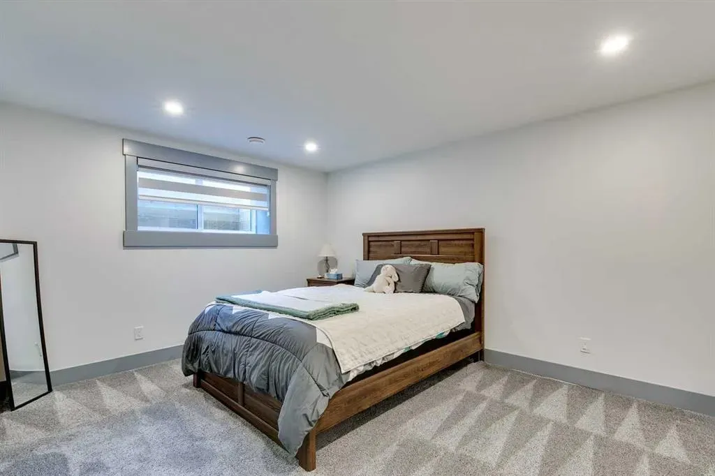 30 Roselawn Crescent NW