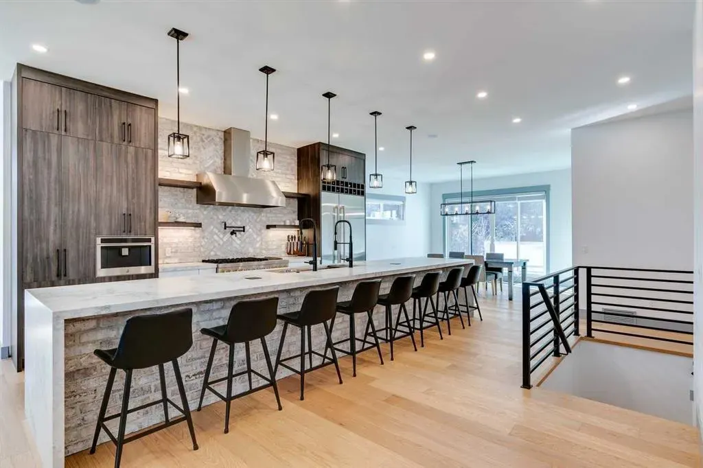 30 Roselawn Crescent NW