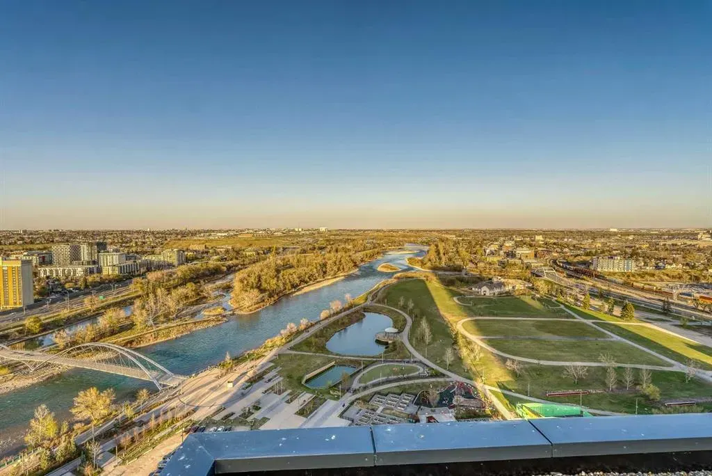 615 6 Avenue SE, #210