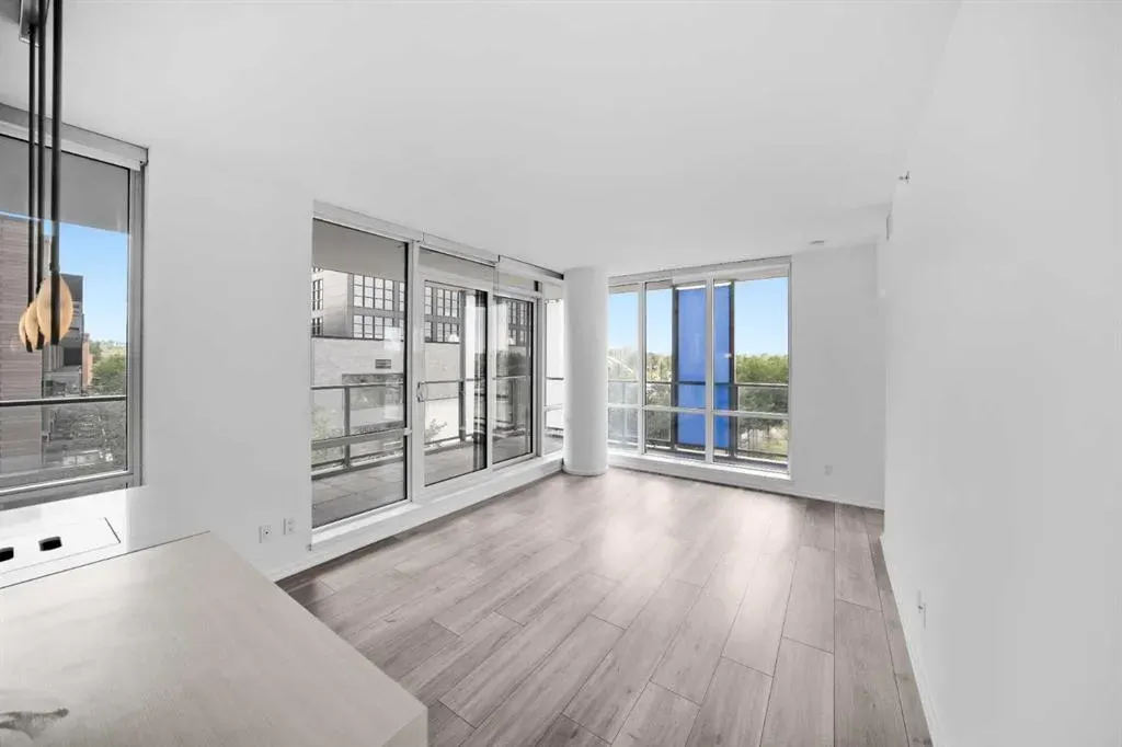 615 6 Avenue SE, #210