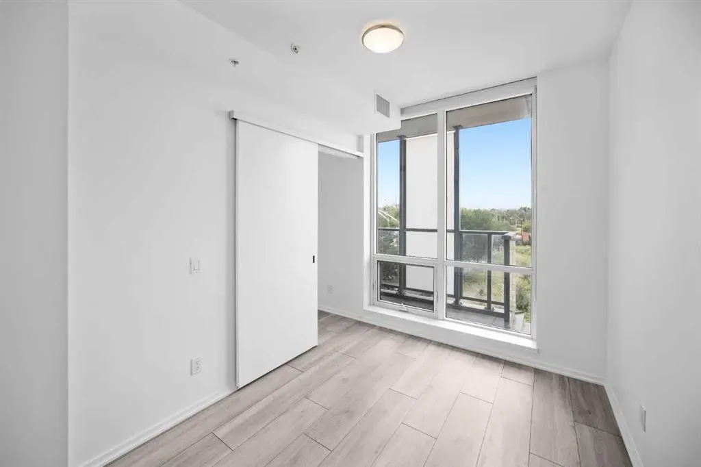 615 6 Avenue SE, #210