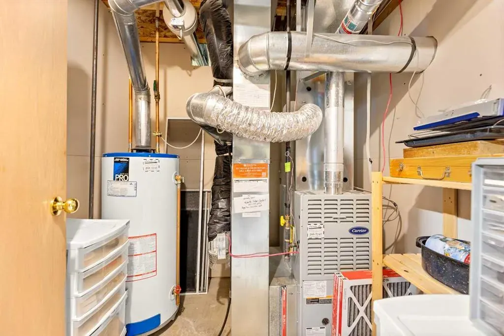 164 Stonegate Close NW