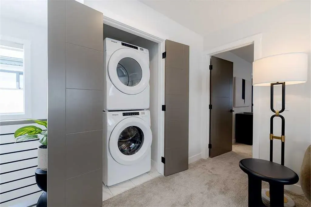 186 Bridgeport Circle W