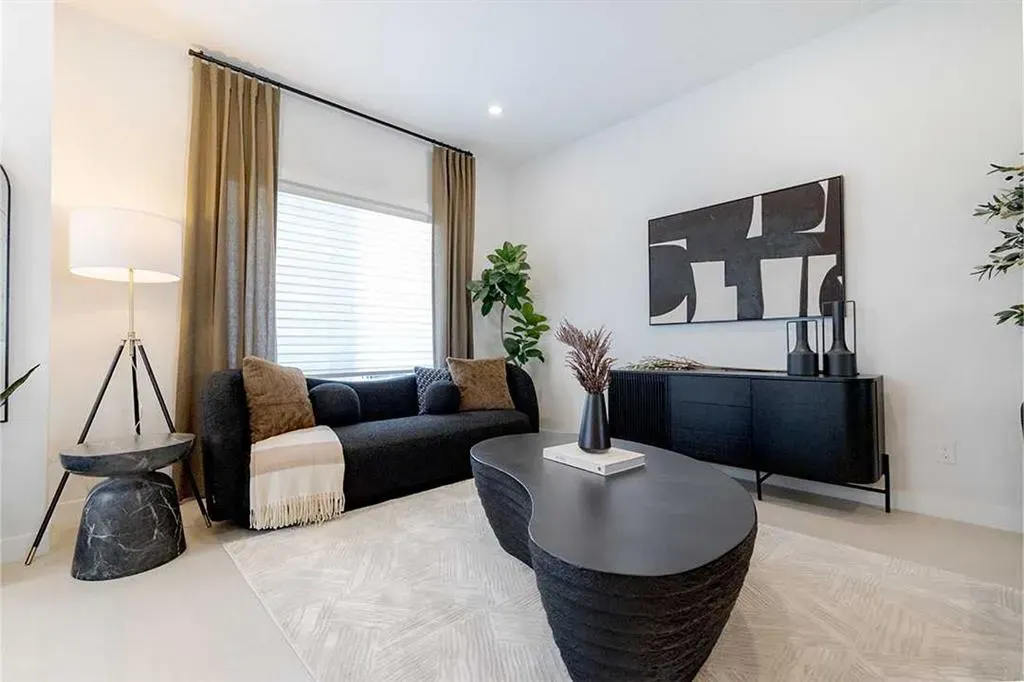 186 Bridgeport Circle W