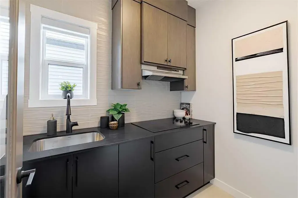 186 Bridgeport Circle W