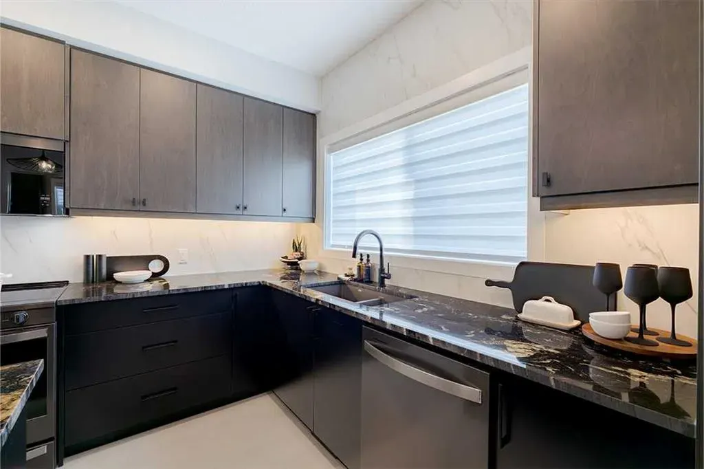 186 Bridgeport Circle W