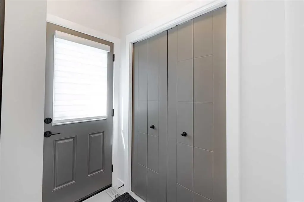 186 Bridgeport Circle W