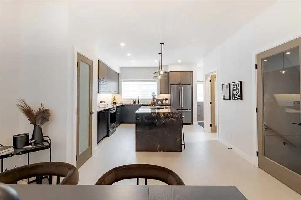 186 Bridgeport Circle W