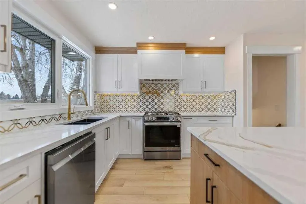 619 Arlington Drive SE