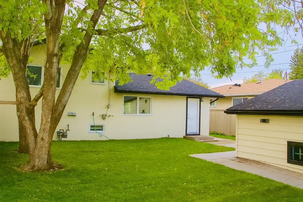 619 Arlington Drive SE