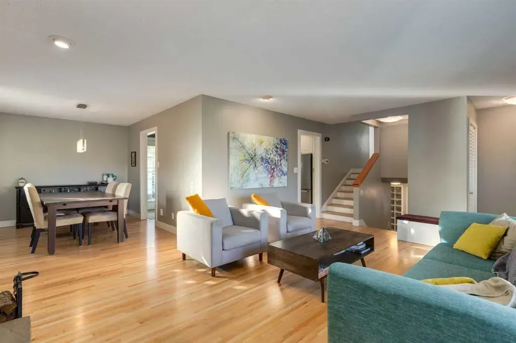 12044 Lake Emerald Crescent SE