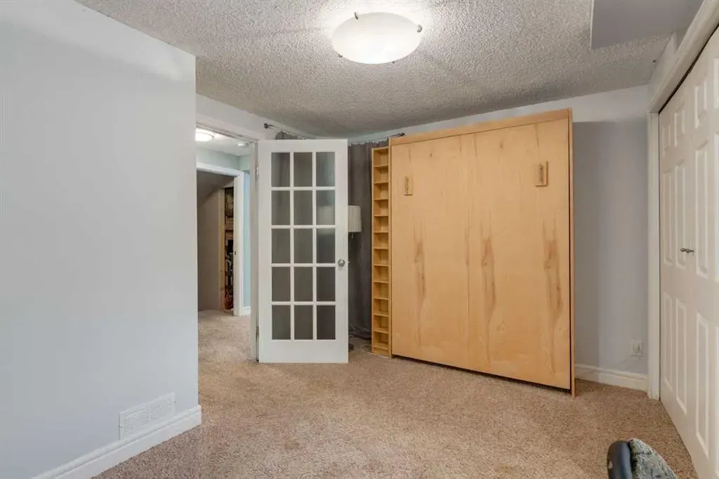 12044 Lake Emerald Crescent SE