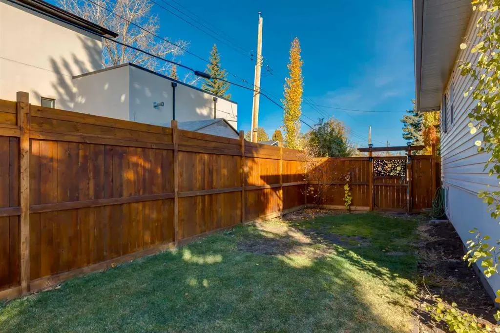 12044 Lake Emerald Crescent SE