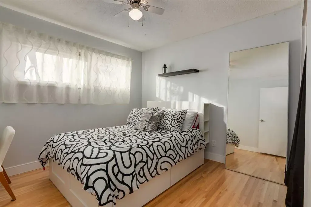 12044 Lake Emerald Crescent SE