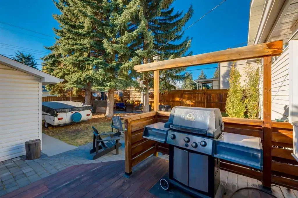 12044 Lake Emerald Crescent SE