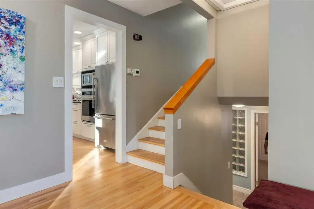 12044 Lake Emerald Crescent SE