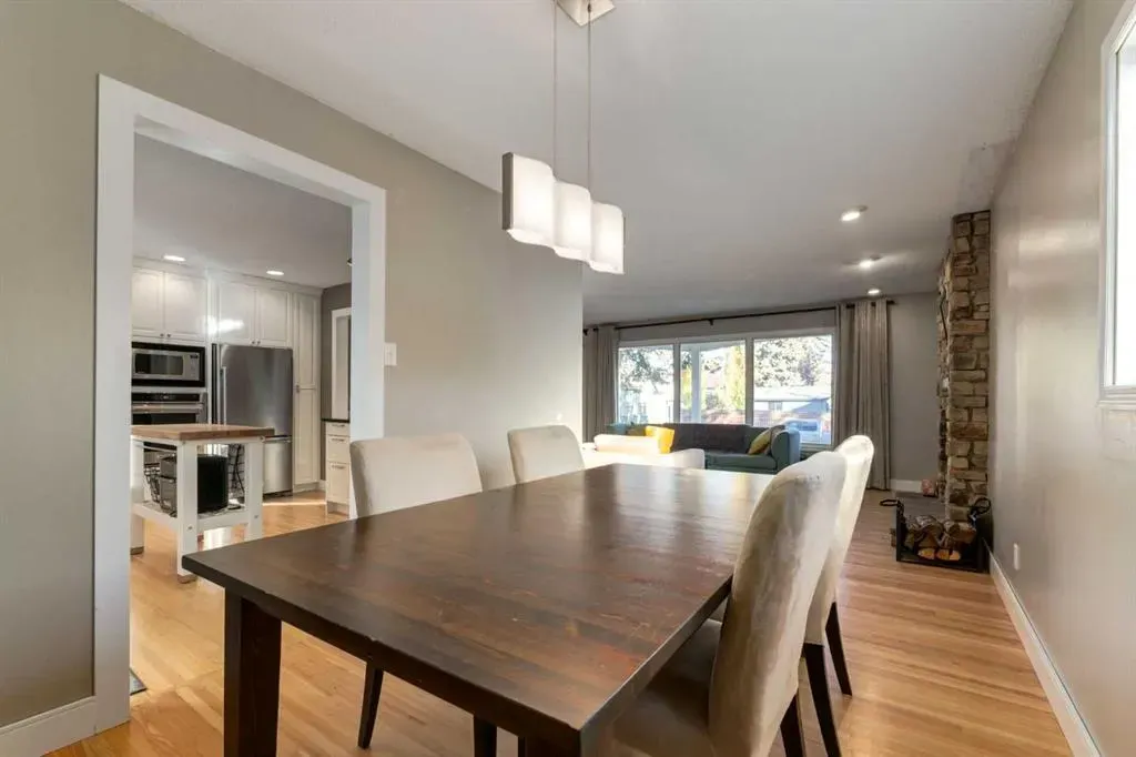 12044 Lake Emerald Crescent SE