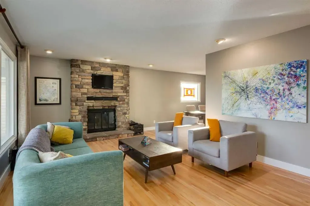 12044 Lake Emerald Crescent SE