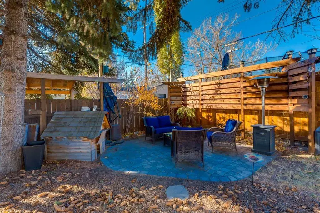 12044 Lake Emerald Crescent SE