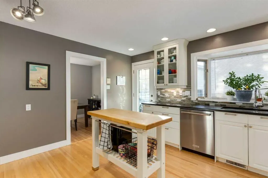 12044 Lake Emerald Crescent SE