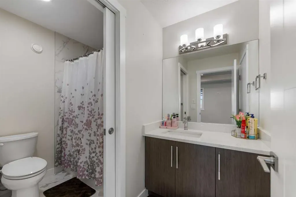 391 Corner Meadows Avenue NE