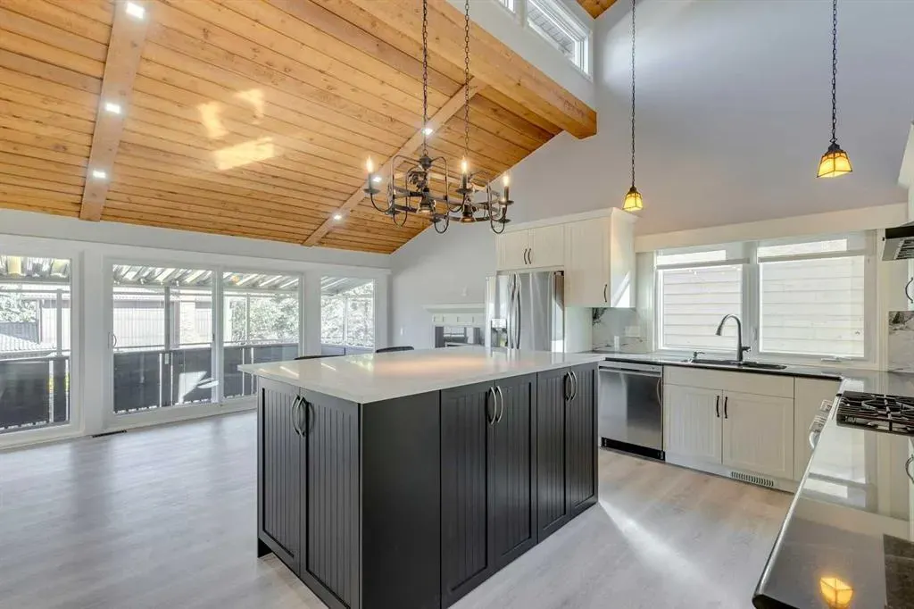 3020 Palliser Drive SW