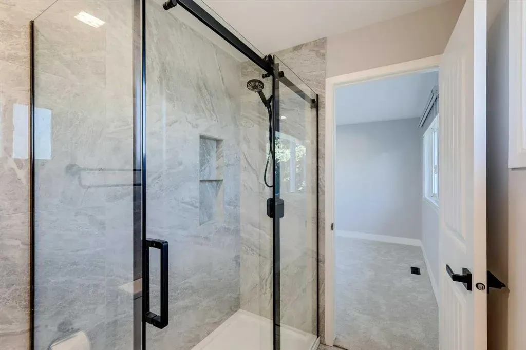 3020 Palliser Drive SW