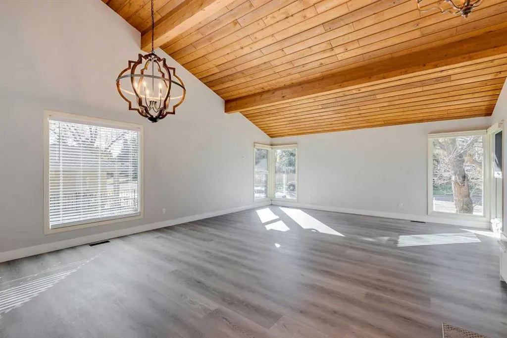 3020 Palliser Drive SW