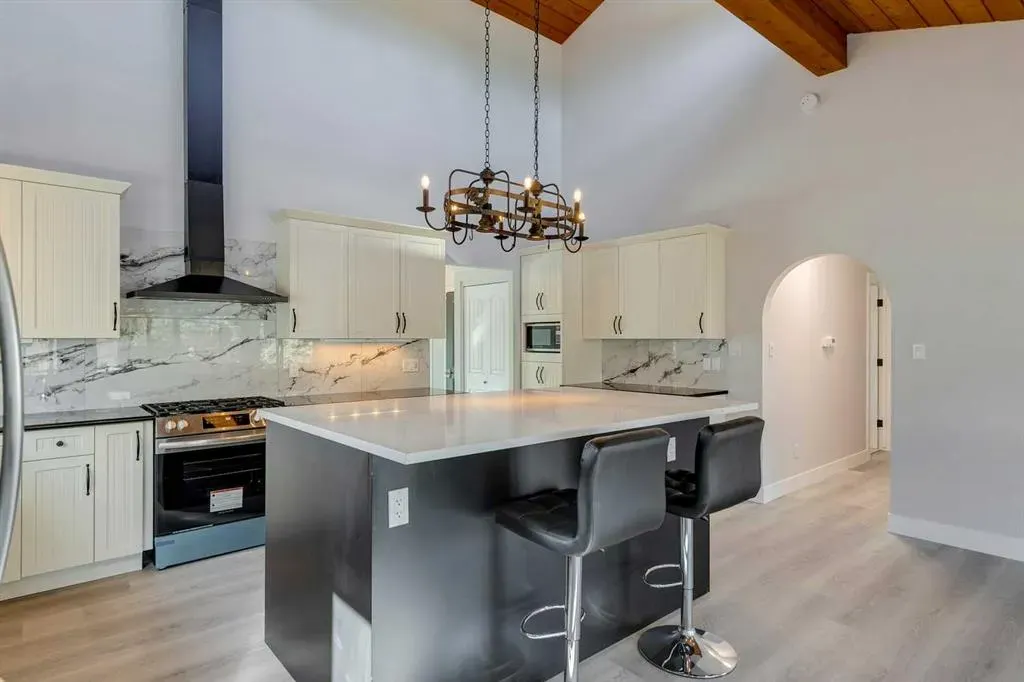 3020 Palliser Drive SW