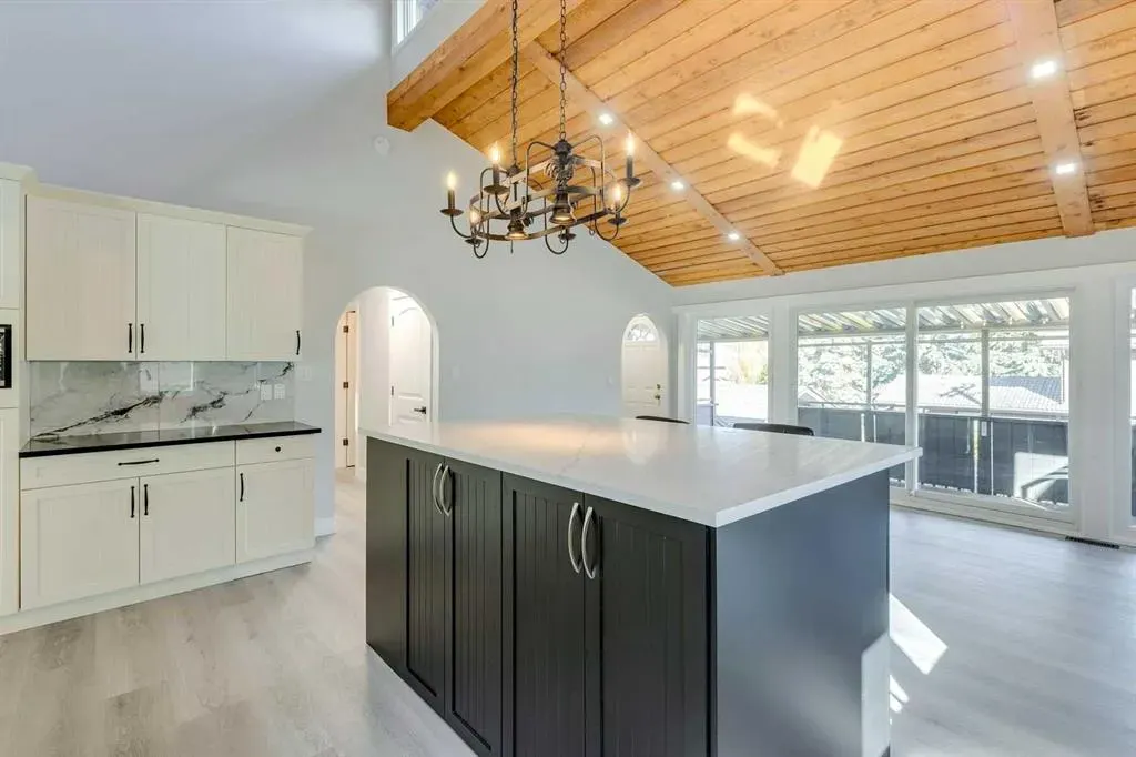 3020 Palliser Drive SW