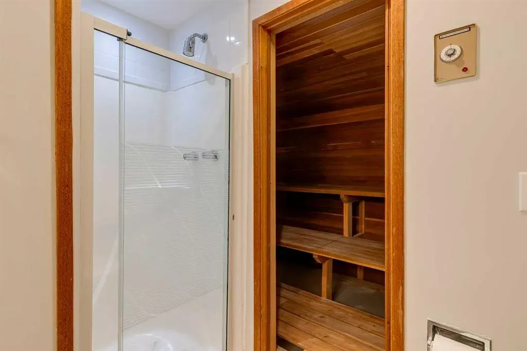 3020 Palliser Drive SW