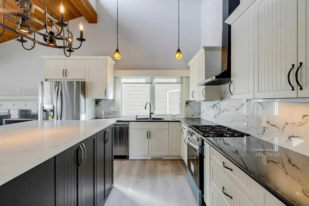 3020 Palliser Drive SW