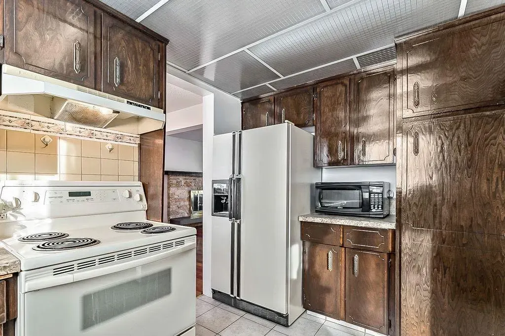 60 Rundlelawn Place NE