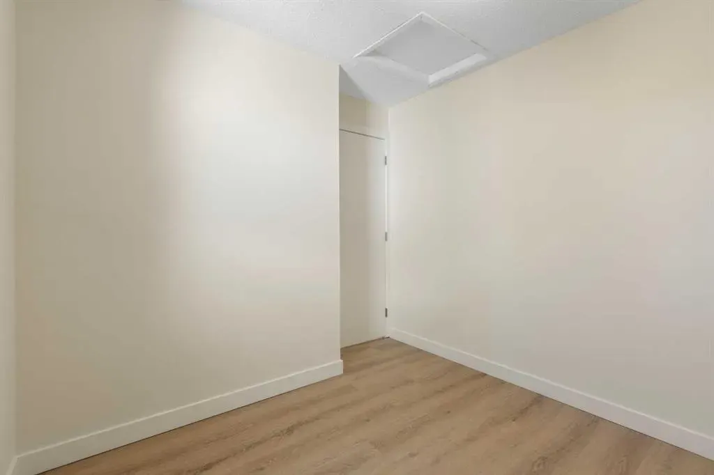 4915 45 Street SW, #7