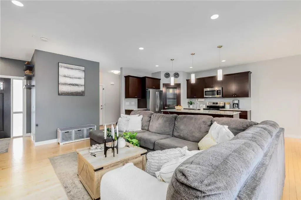 1908 Baywater Alley SW