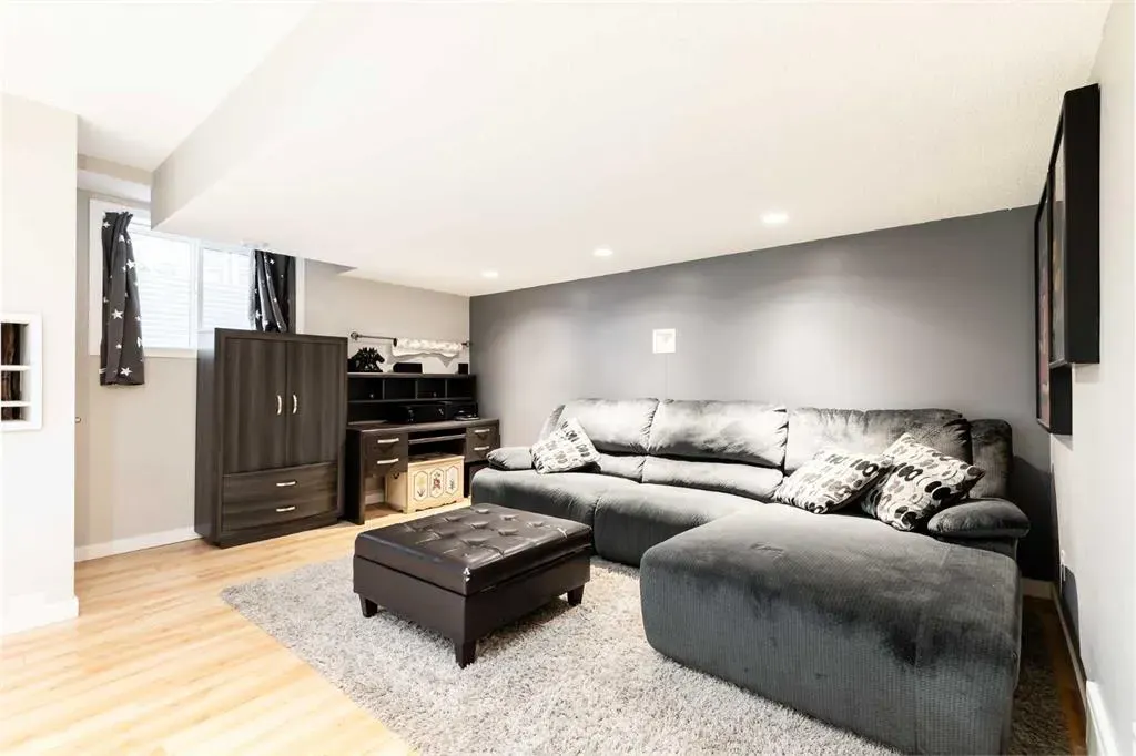 1908 Baywater Alley SW