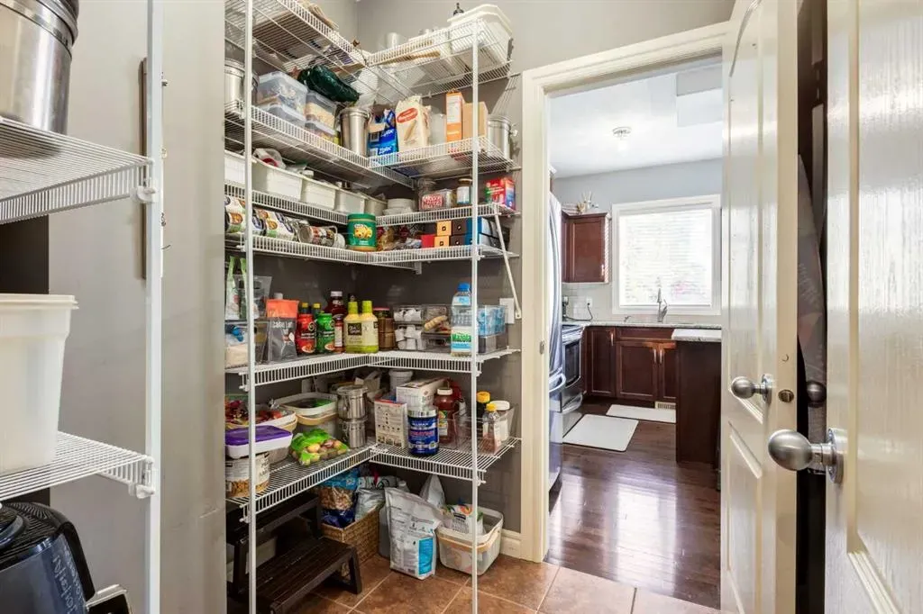 27 Tuscany Estates Drive NW