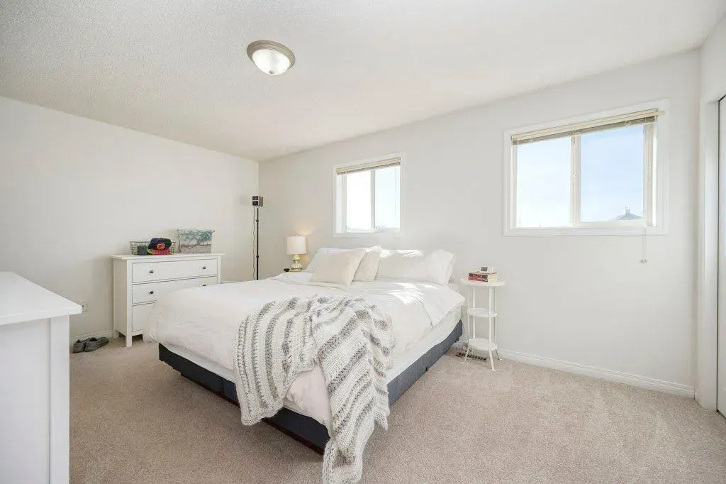 165 Bayside Point SW