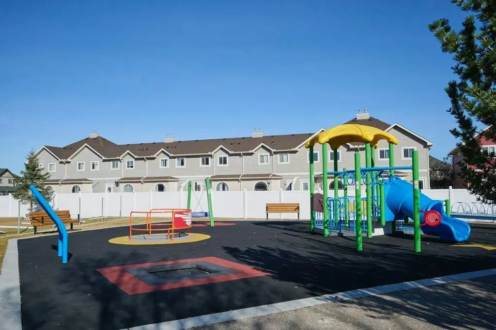 165 Bayside Point SW